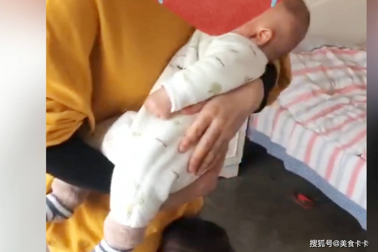 侵权|妈妈要哄二胎宝宝睡觉,不料大宝却做出此行为,妈妈不淡定