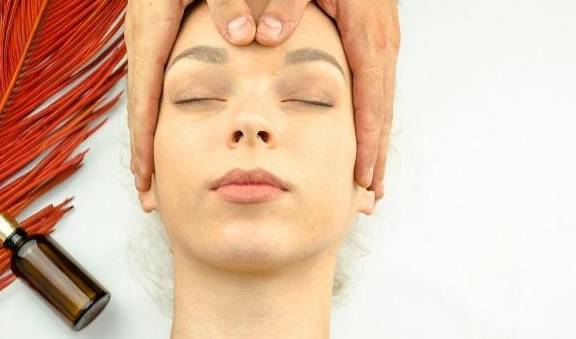 症状|这5种皮肤症状，或警示着肝脏受损严重，并不难察觉