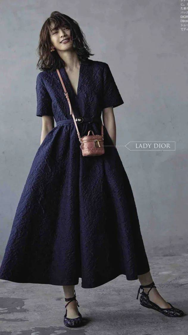 廓形|连衣裙，大一点更时髦！