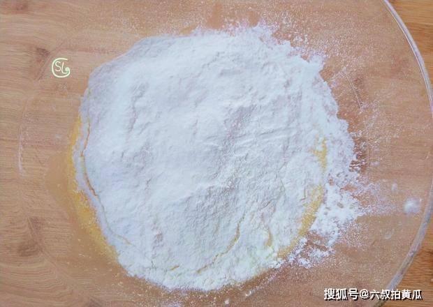 美食|分享4种超简单的小零食，学会再也不用买了，老人孩子都爱吃