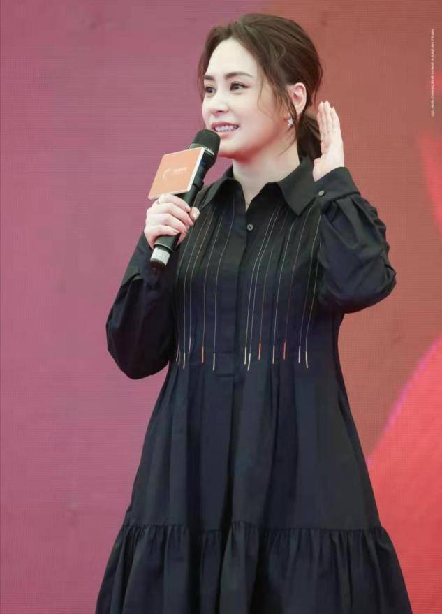 显得|Twins二十周年庆，阿Sa卷毛少女感爆棚，阿娇发福像妈妈辈