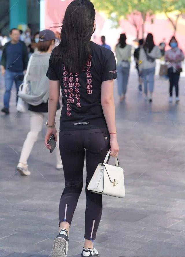 夏天|简单方便的打底裤穿起来更漂亮，带来活力感，搭配凉鞋