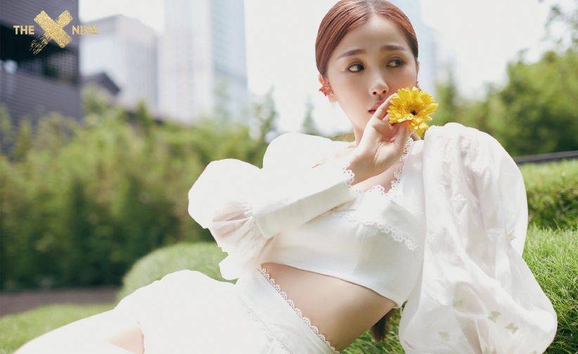 魅力|虞书欣最新私服写真曝光,薄纱抹胸搭配泡泡袖,甜美气息扑面而来