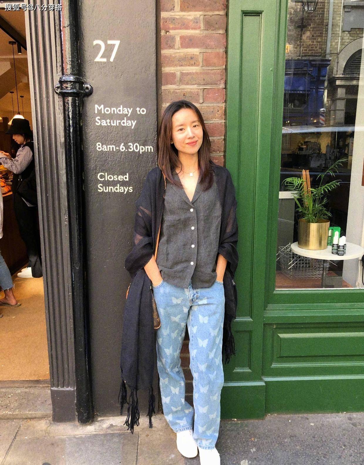 真有|董洁打扮真有“女团味”，红色抹胸搭配长裤性感妩媚，减龄有活力
