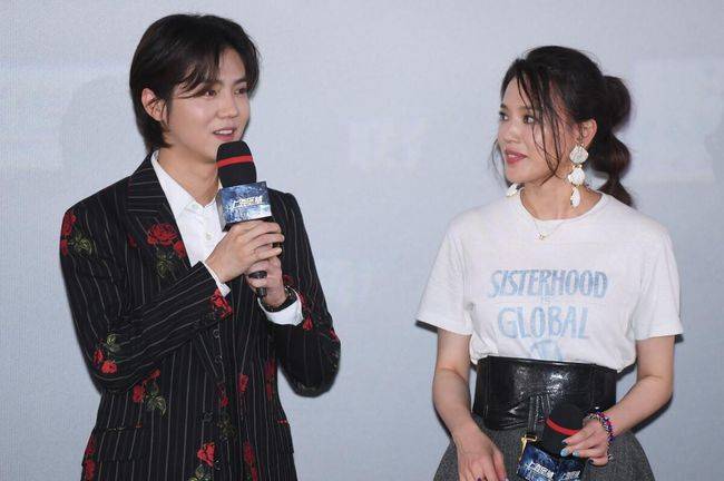 下半身|舒淇和小14岁鹿晗同框，看不出实际年龄差，娇嫩感遮掩不住