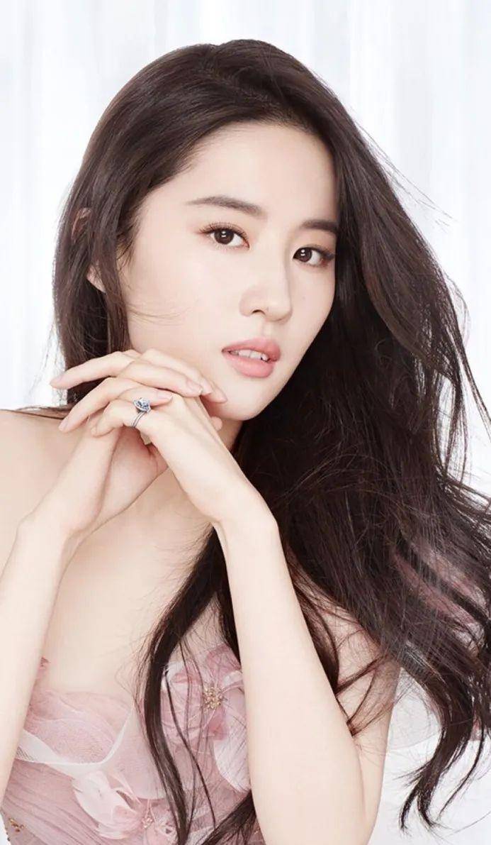 发型|2021人类高质量变美公式:放弃做人,跟动物学化妆?