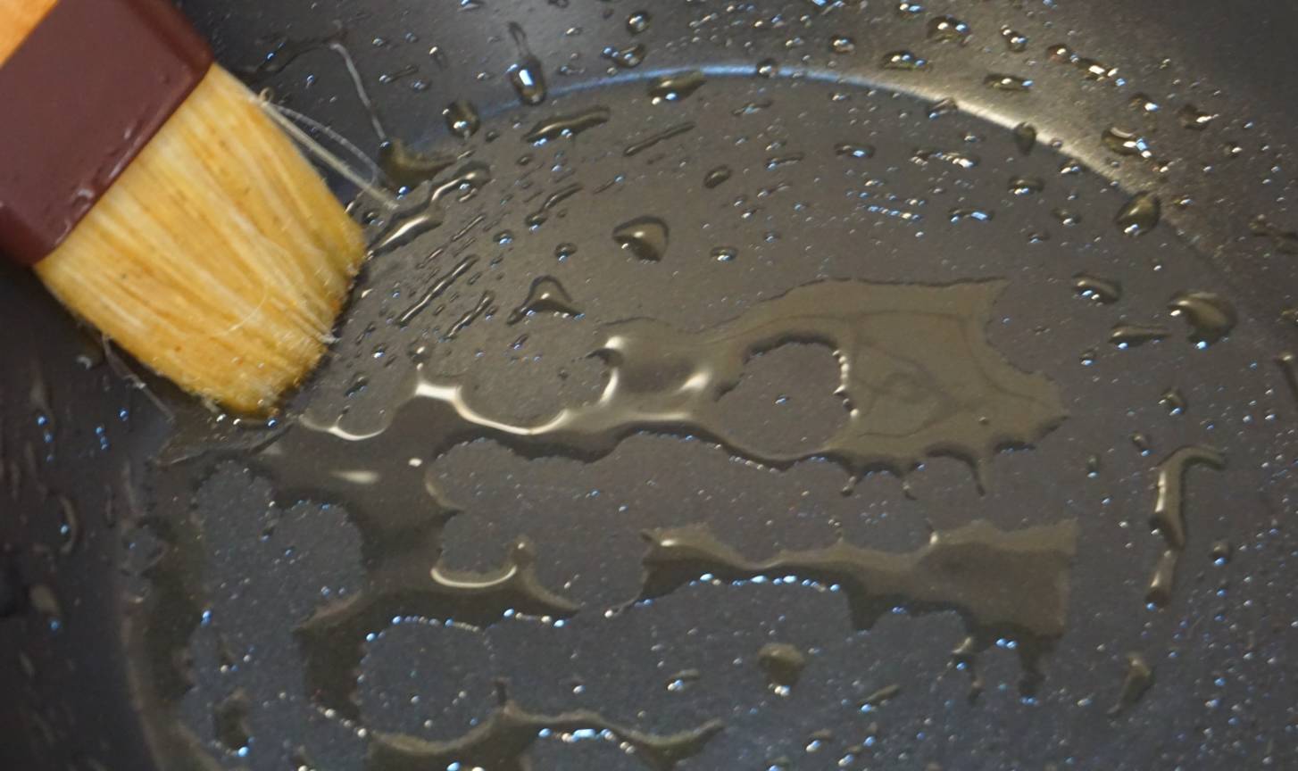 小勺|又薄又软的鸡蛋饼,面粉和水的比例很重要,营养早餐15分钟就上桌