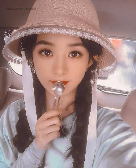 女明星|扎麻花辫不土的女明星，只服这10位，时髦不说还少女感十足