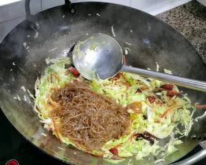 粉条怎么做不粘锅视频 fcb614a9dc8744cea51f26cc82ce8918.jpeg