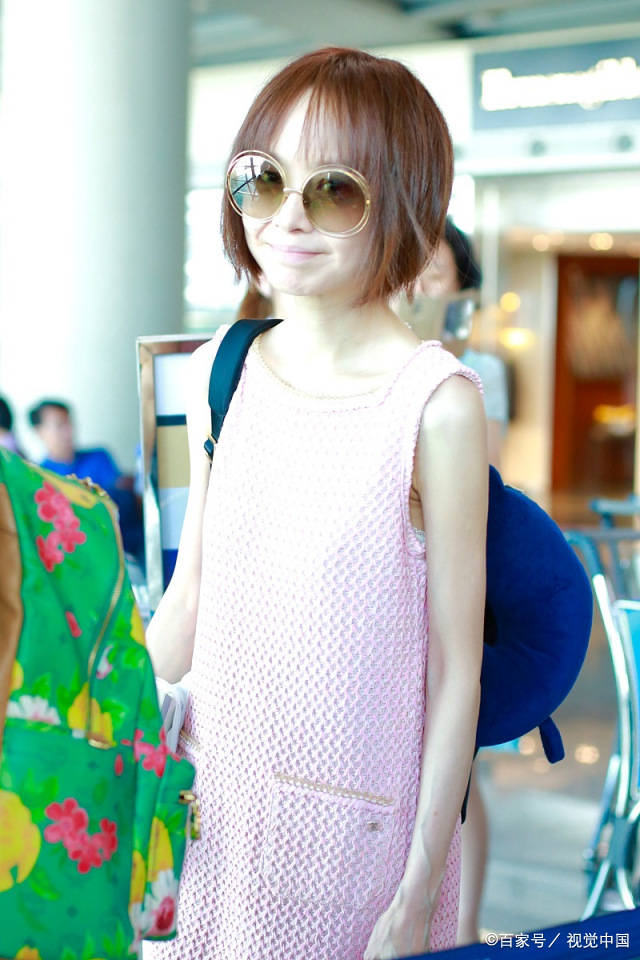 身材|鲁豫真瘦过头了，“皮包骨”身材穿无袖裙，魅力都打折扣了