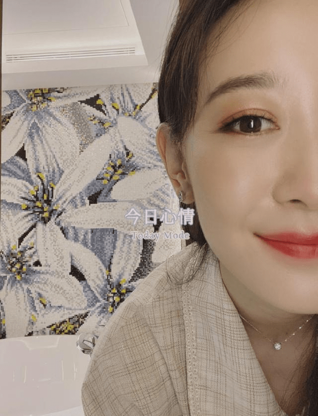 孙一文|脱下击剑服的孙一文好美,穿小香风衬衫优雅高级,气质不输女明星