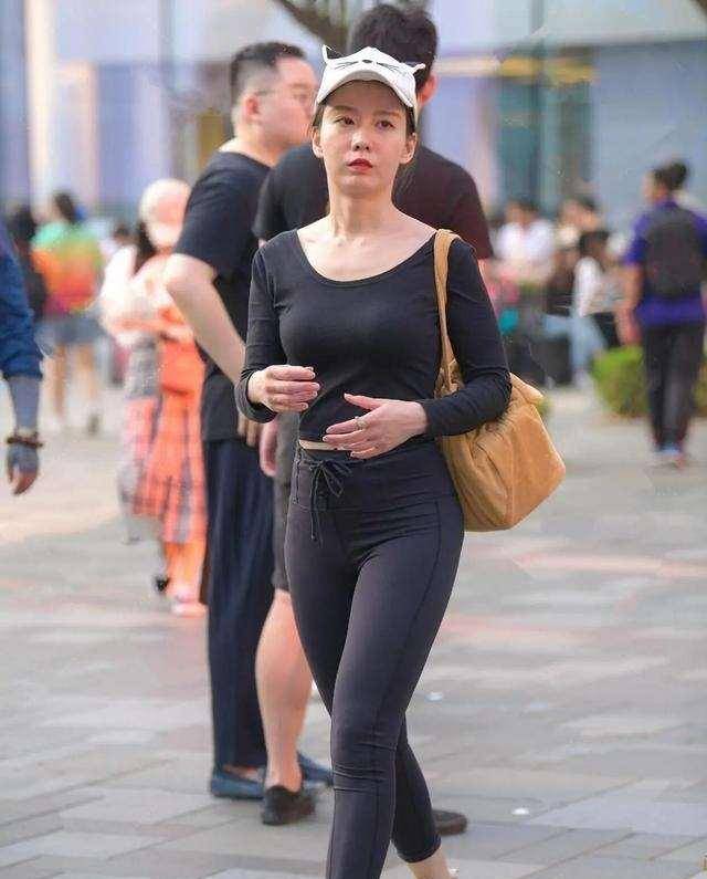 下半身|又美又撩的瑜伽裤穿搭，选择时髦装扮，增高显瘦