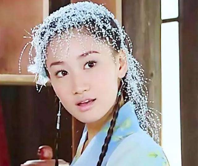 侵权|满天星头饰有多美？王艳、唐宁美到肝颤，最后一位宛若天仙！