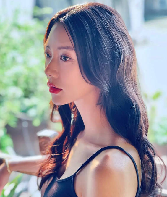 亚洲第一美 克拉拉李成敏的上位史 韩国财阀的后宫之争 电影