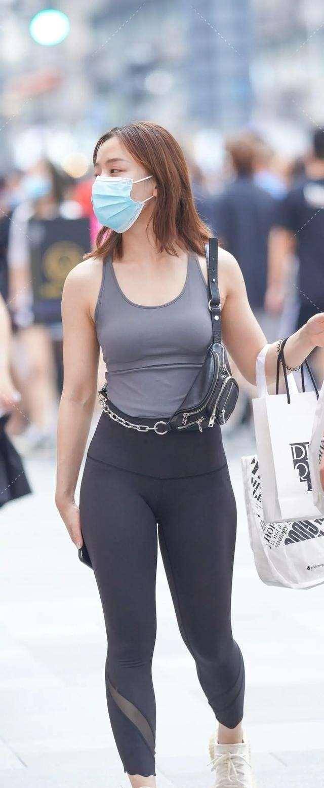 女神|简单方便的瑜伽裤穿出女神气质,带来率性高挑的感觉,简单纯净