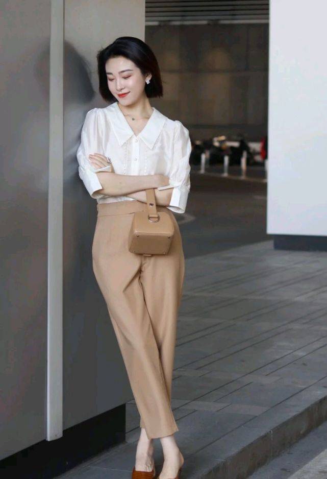 服装|上班的女孩该怎么打扮呢？简约穿搭就很有气场，干练又有女人味