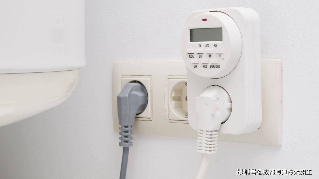 電熱水器常開省電,還是使用前打開省電,看看維修師傅怎麼說