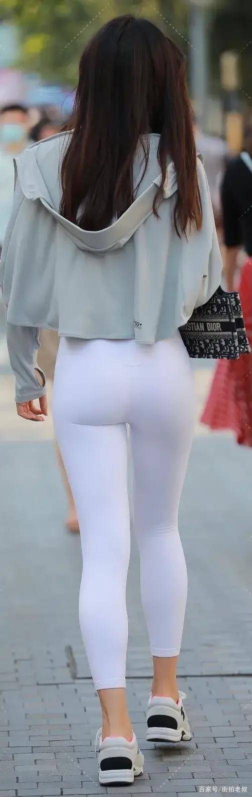 黄圣依|充满活力的打底裤穿出最美姿态，体现完美状态，浪漫优雅
