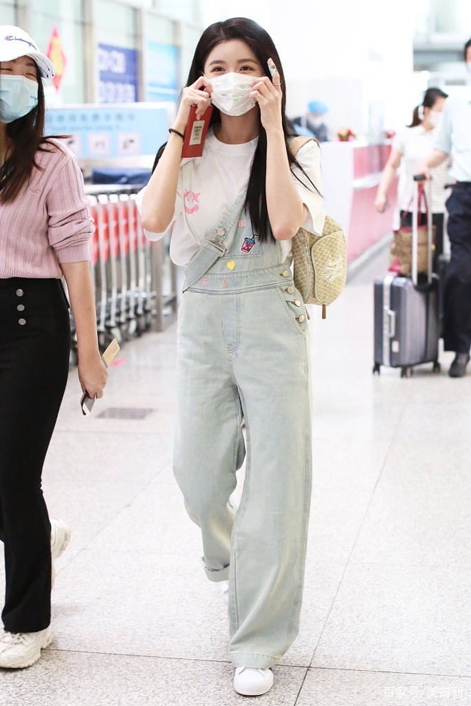 蔡卓|王大陆恋情曝光！不是林允是蔡卓宜，女方外形上不输林允清纯甜美