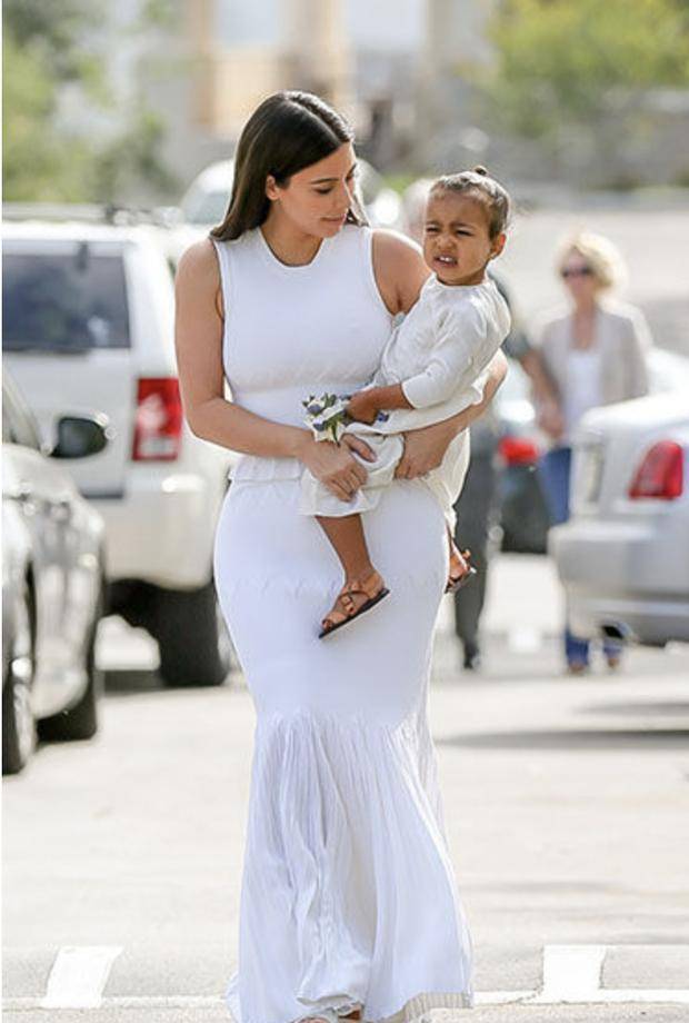 家族|除了丰臀巨乳，卡戴珊家的亲子穿搭值得一看