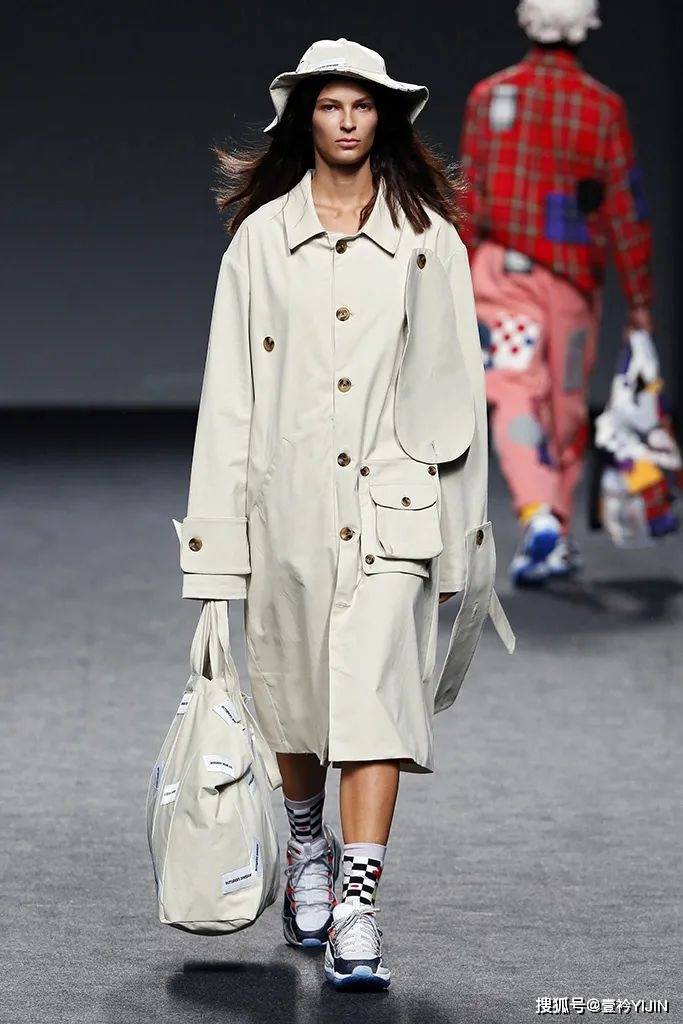 品牌|这年头，连狗都要做个时尚圈的「局外人」