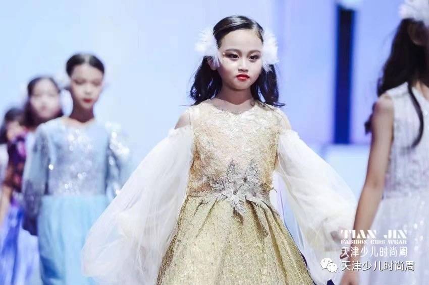 刺绣|TIANJIN FASHION KIDS WEAR ELSA | 飘飘欲仙 自然灵动