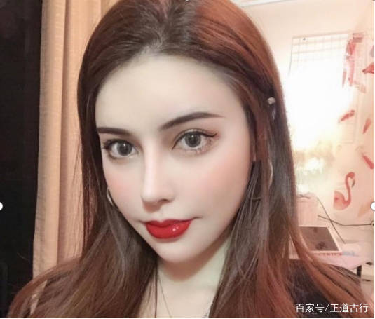 生活|岁月从不败美人，66岁老人因颜值走红，网友：童话中的公主？