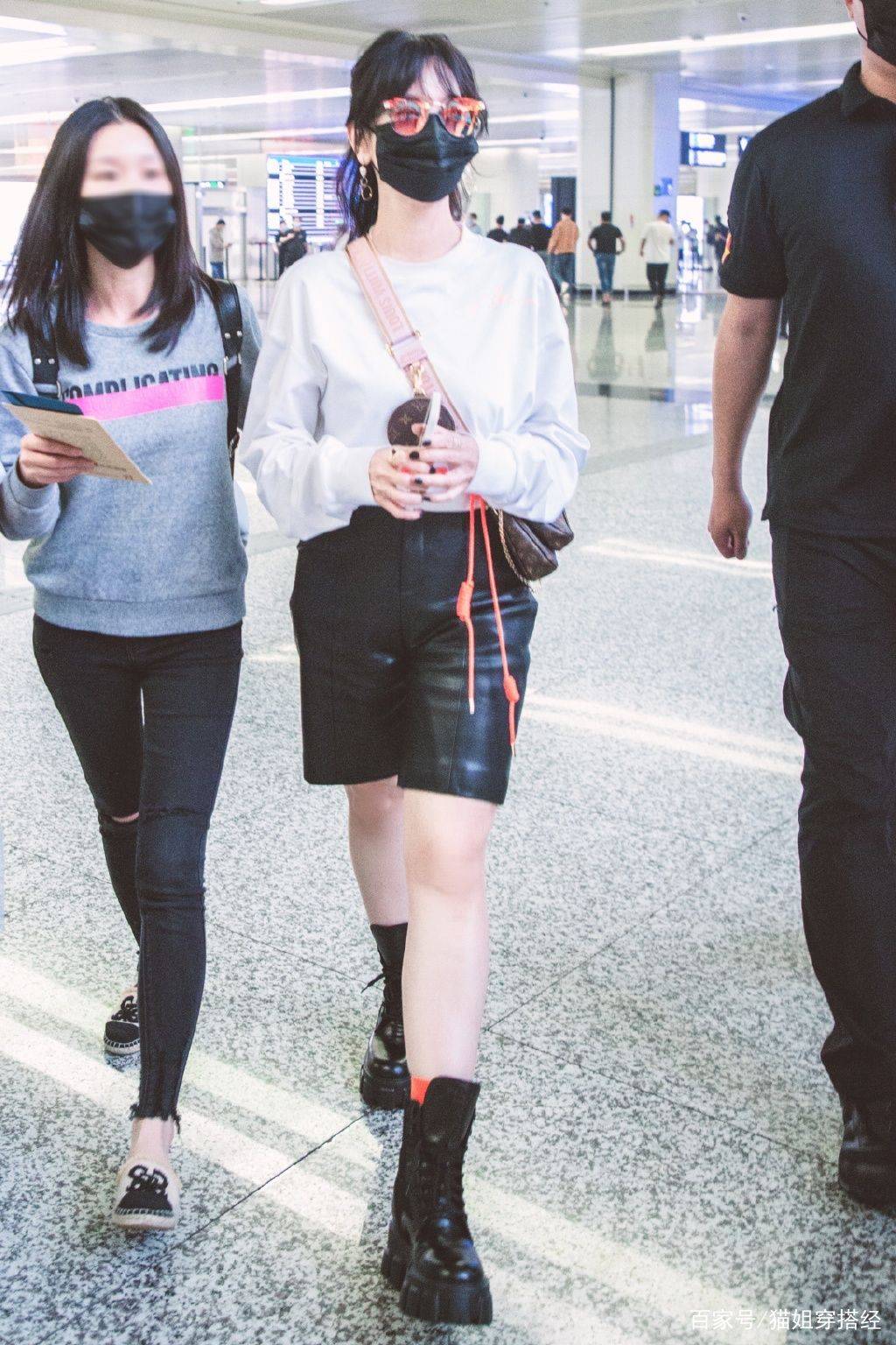 整体|赵雅芝太刻意，为减龄穿明黄色勉强才hold住，奶奶辈追时髦不容易