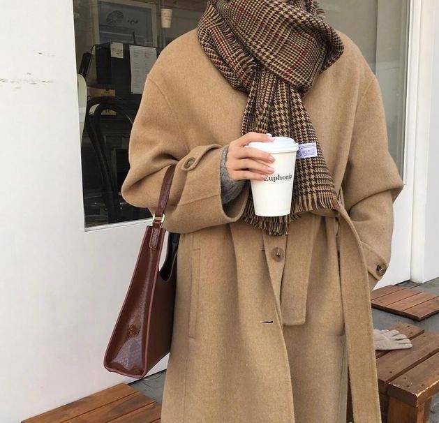 程度|微胖女性也能穿出曼妙身姿，选这几款大衣准没错，修饰迷人身材