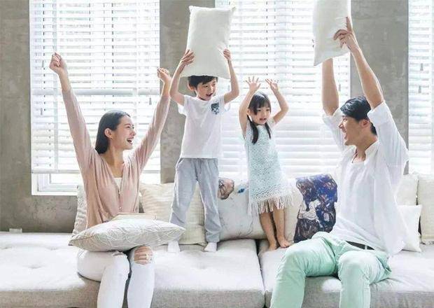 产房|产房内看到二宝的瞬间，我突然哭了：生二胎感觉对不起老大