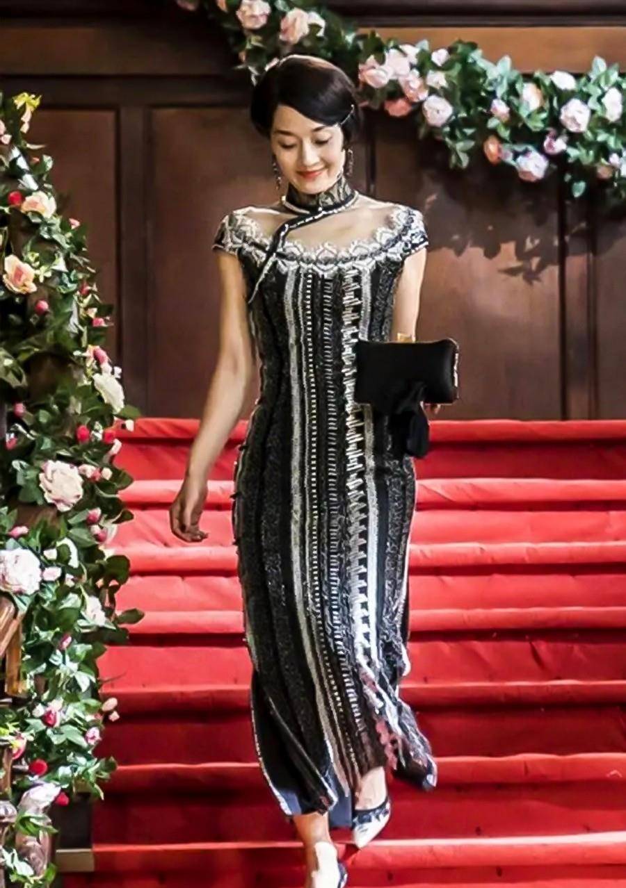 马伊琍|马伊琍造型突破！穿网纱旗袍优雅浪漫显曲线，奔五身材女人味十足