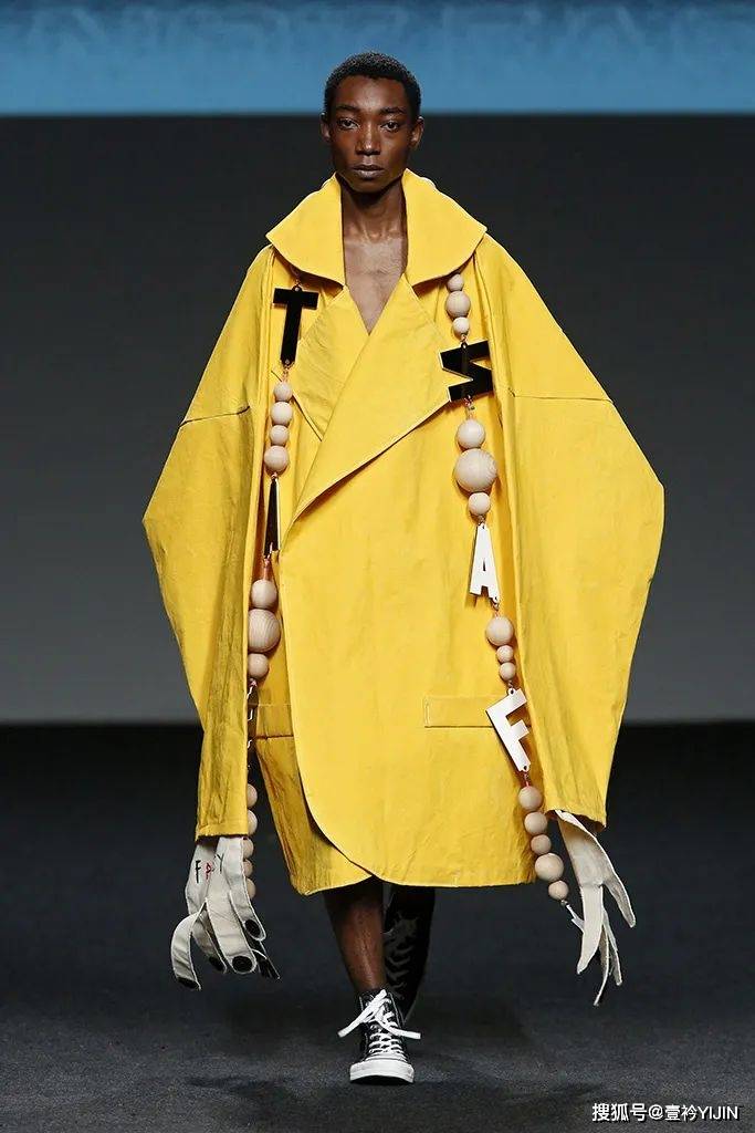 品牌|这年头，连狗都要做个时尚圈的「局外人」