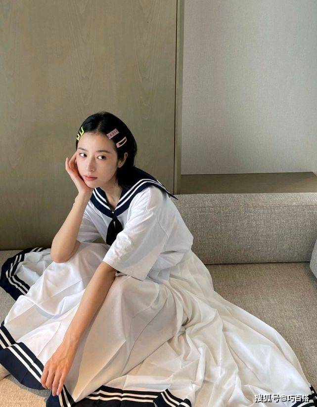 身材|周雨彤真是穿在了我的审美点上，简单大方，太像INS时尚博主了