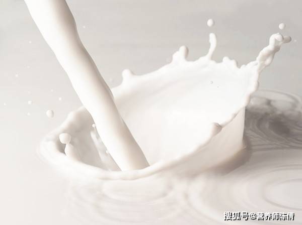 喝牛奶能不能补脑子 329ca21ef74c45be9027ef34e55df502.jpeg