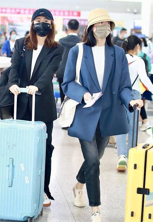 沈佳妮|沈佳妮刘芸罕见合体，朱亚文妻子穿30元国货，素颜美过浓妆的刘芸