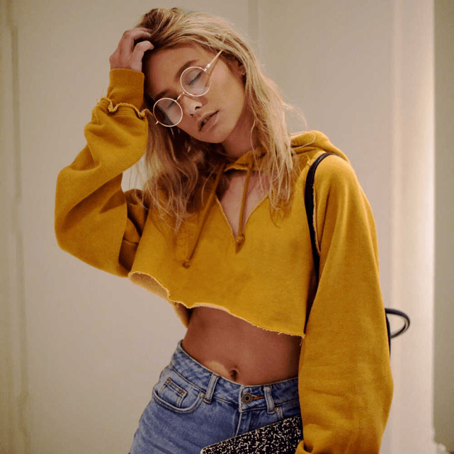 亚洲|黄色系高调入主时尚圈！4种单品助力元气穿搭，很适合亚洲女孩