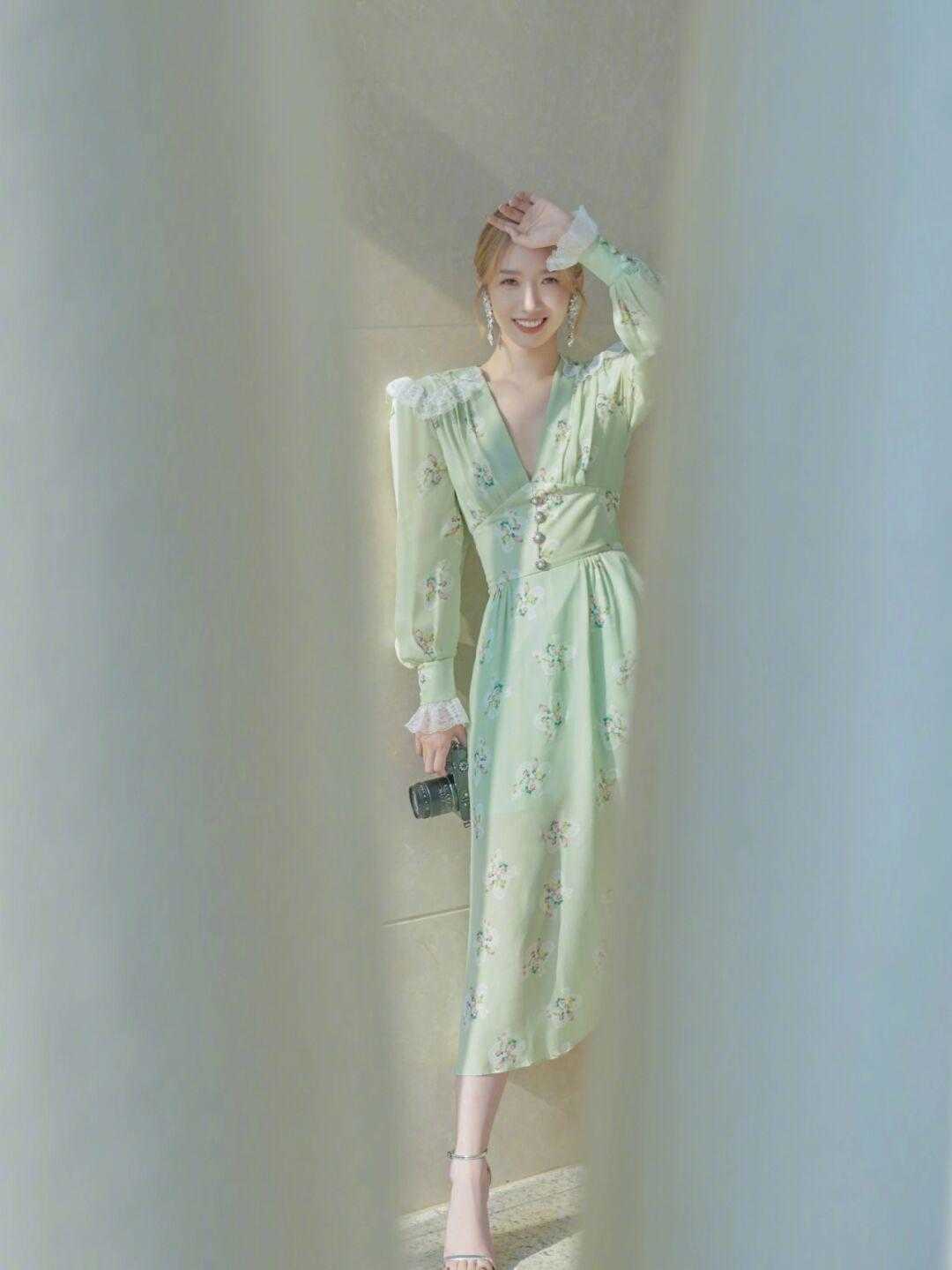 职场|真正时髦的女人，夏天都爱这几组穿搭，高级洋气不挑人，不易撞衫
