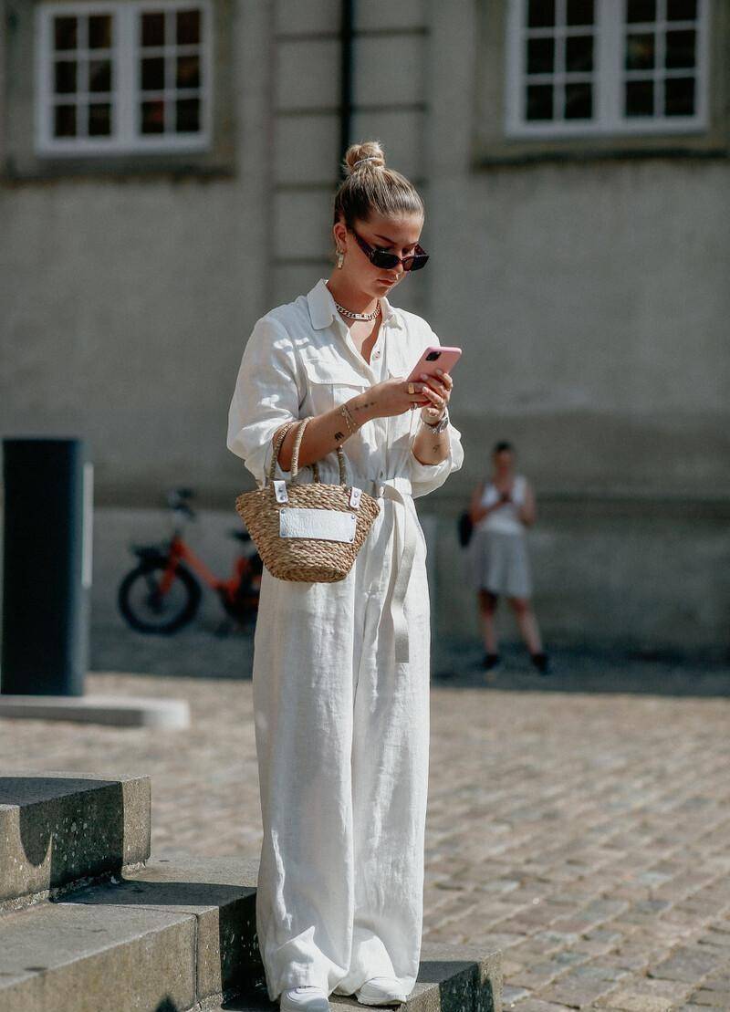 颜色|懒人必备的连体裤，夏天不爱打扮可以选它，穿对了照样时髦