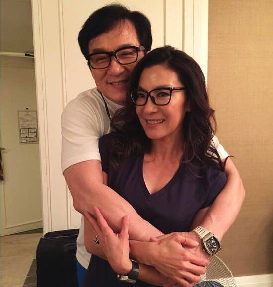 女神|杨紫琼素颜出镜,土黄色的皮肤和满脖子的皱纹,并没有遮挡掩盖!