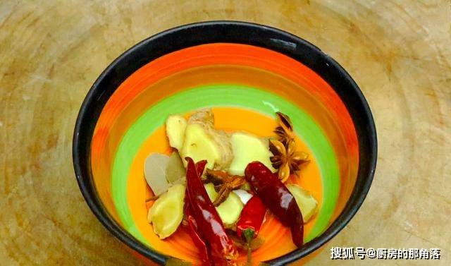 做法|猪肉最近大降价,大厨教你简单的做法,吃起来比红烧肉还解馋