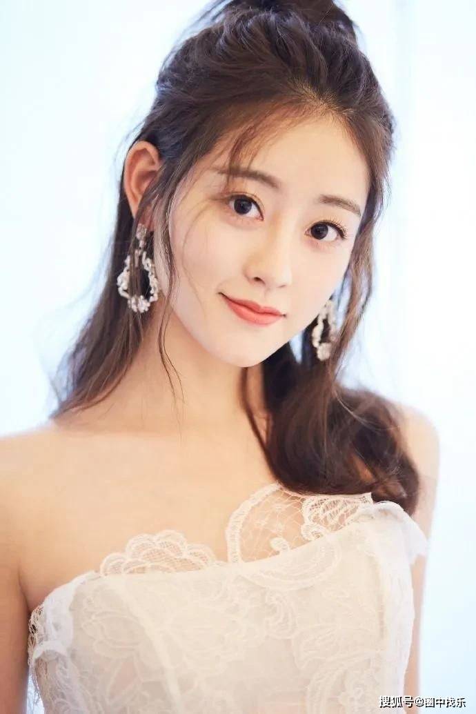 方面|祝绪丹不愧是“仙女”无论穿着如何都好看，更像是一位小公主！