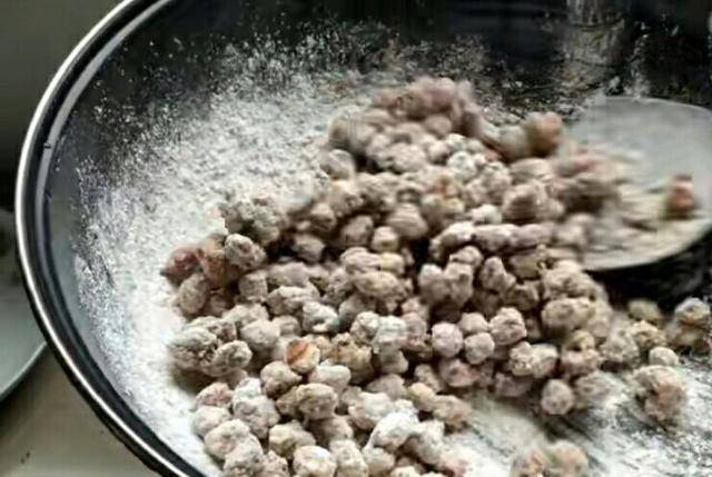 做法|教你不用一滴油做出甜咸香辣口味的怪味花生小零食