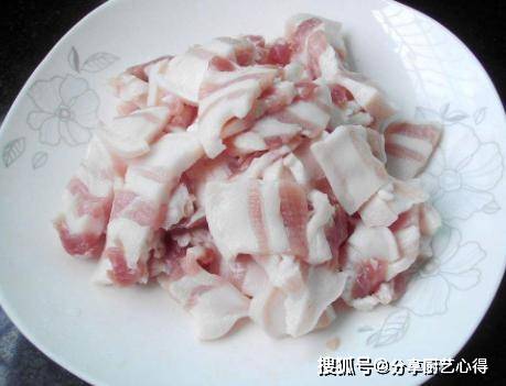 做法|农家小炒肉，学会一招，肉香嫩入味不油腻，上班族必备快手小菜