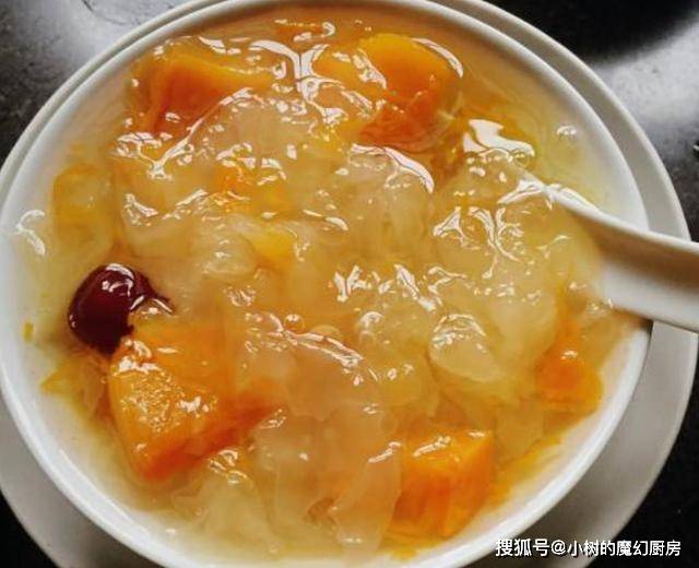 银耳怎么泡发好用凉水还是用温水 9582a8df1e3b43a69772a70ce7a89130.jpeg