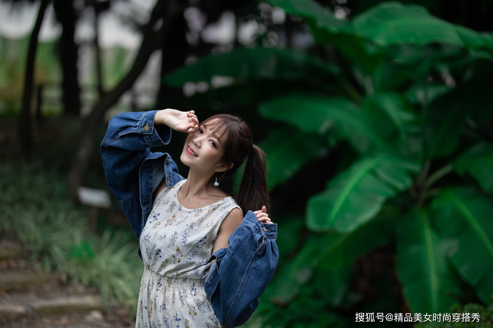 季节|清凉舒适的碎花连衣裙简约时尚，打造出优雅造型，尽显女性魅力