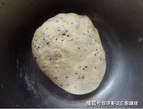 长条|1块豆腐1碗面粉,教你做小零食,豆腐也能金黄酥脆,全家抢着吃