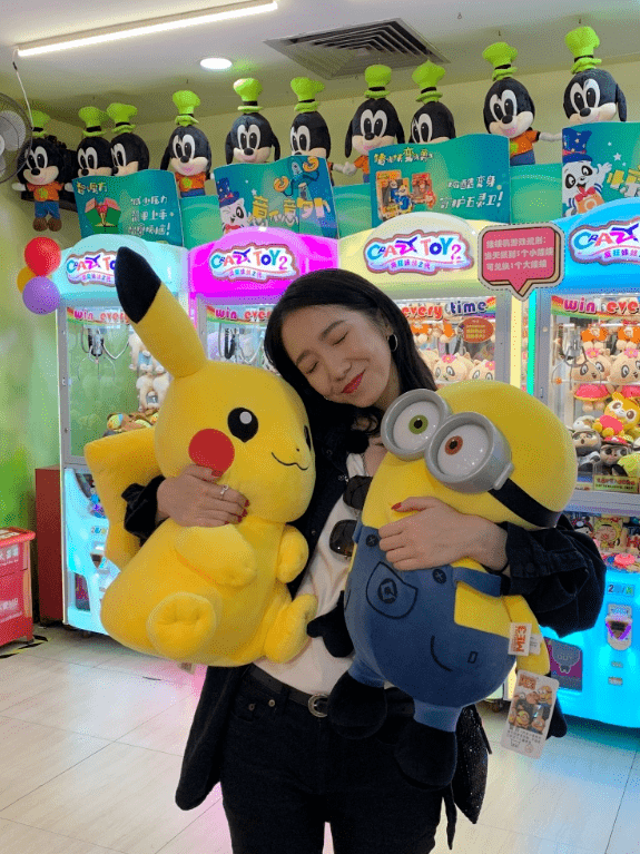 黑色|孟美岐穿搭未免太“野”，难怪招人批，这打扮谁招架得住？