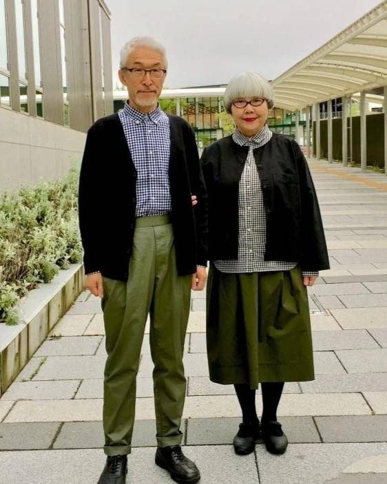 元素|日本白发老夫妇靠“情侣装”走红，简单舒适又美好，这才叫优雅