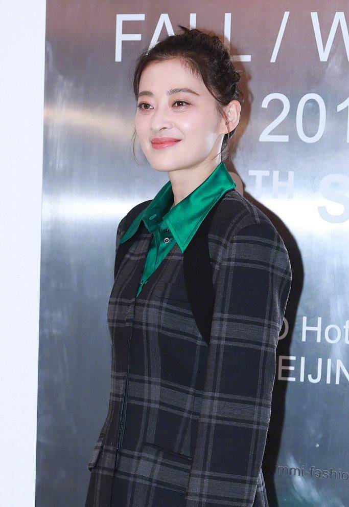 系列|44岁梅婷43岁马伊琍同框，两个中年妇女的高级优雅简直教科书级别