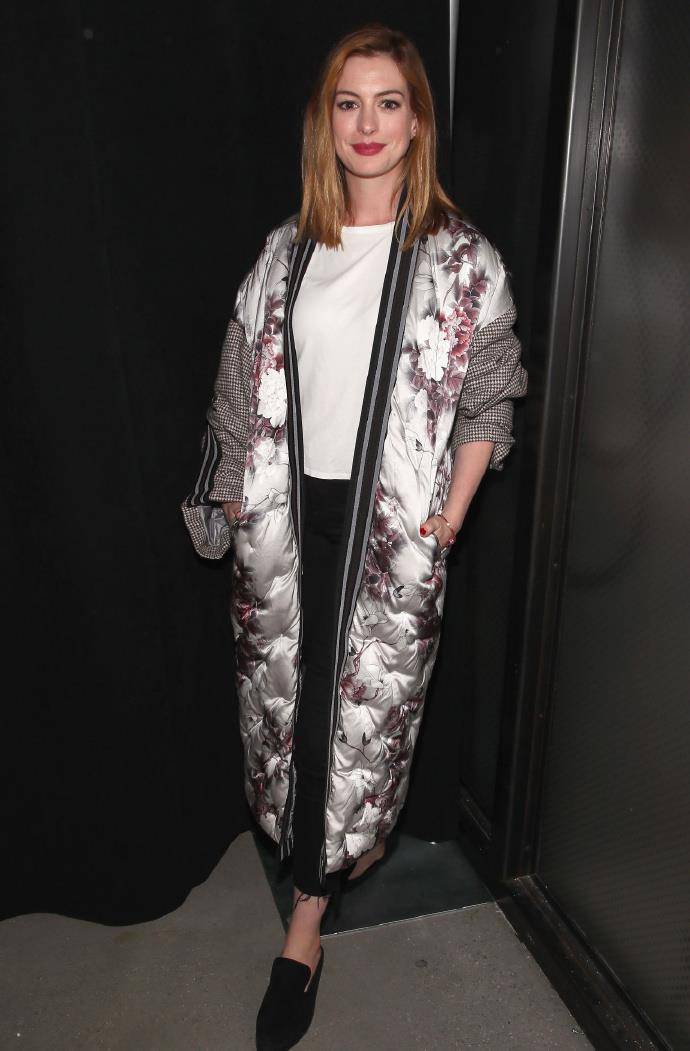 仙女|安妮.海瑟薇是仙女吗？36岁的年纪轻松驾驭粉色，满满的少女感！